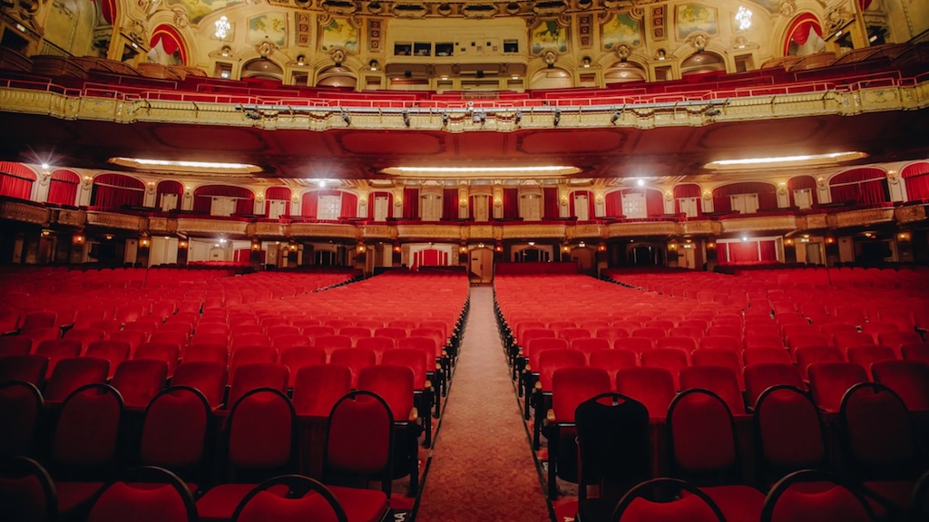 https://platform-assets.msg.com/event-engine/ChicagoTheatre_061323_0412%20%281%29_1749760030367.jpeg